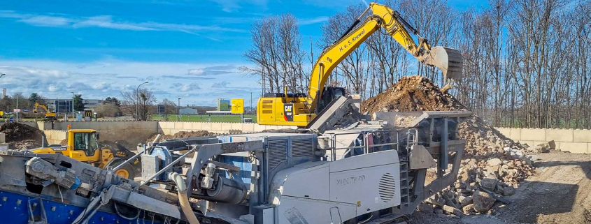Recyclinganlage verarbeitet Bauschutt zu wiederverwendbarem RC-Baustoff in Zülpich.